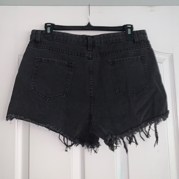 SHEIN Black Ripped Detail Frayed Trim Denim Shorts - Picture 2 of 4
